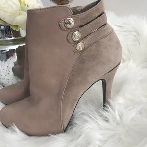 Guess Ankle Boots $10 Excellent Condition